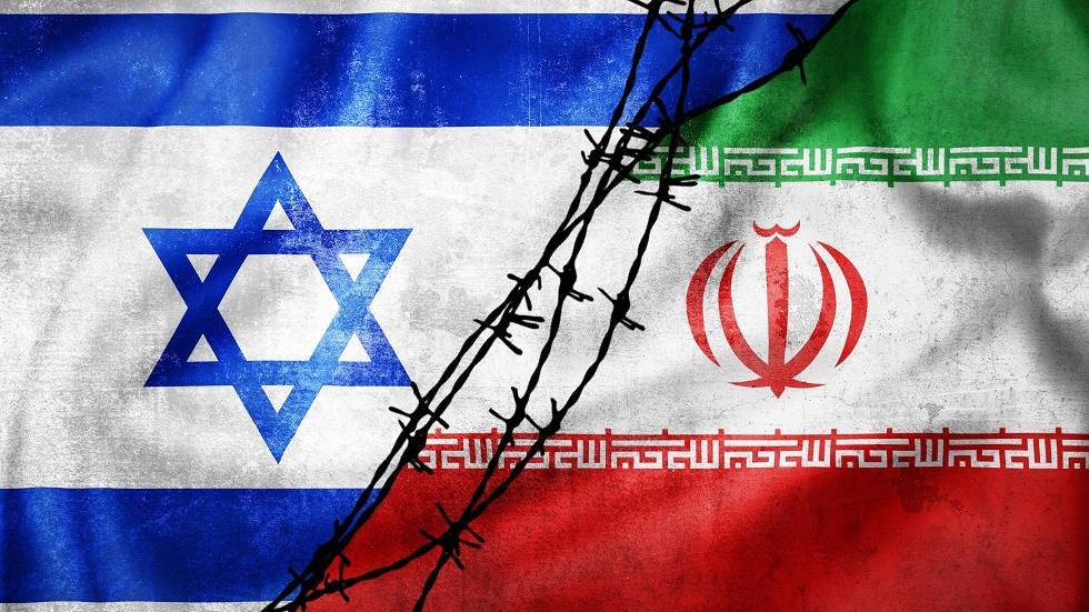 إيران تفرض عقوبة الإيقاف مدى الحياة على رجائي بسبب إسرائيلي (فيديو)