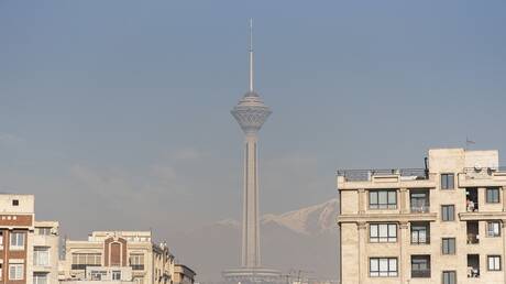إيران تعلن عطلة رسمية لعموم البلاد بسبب ارتفاع درجات الحرارة