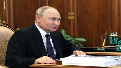 بوتين يتفاجأ بإطلاق اسم أجنبي على نظام روسي لحجز تذاكر الطيران