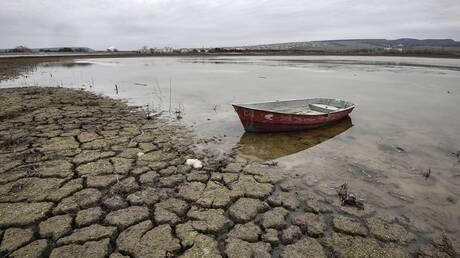 فرنسا تفرض قيودا على استهلاك المياه في 78 مقاطعة بسبب الجفاف