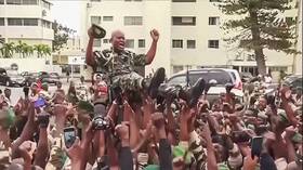 الانقلابيون في الغابون يعينون رئيسا للفترة الانتقالية