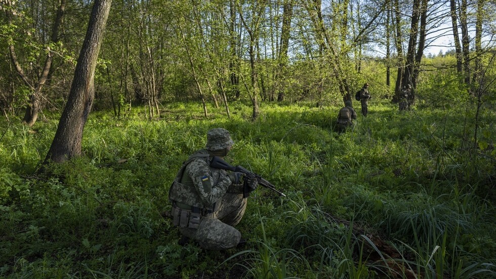 Periodico: أكثر من 3 آلاف عسكري أوكراني أنهوا تدريبهم في إسبانيا