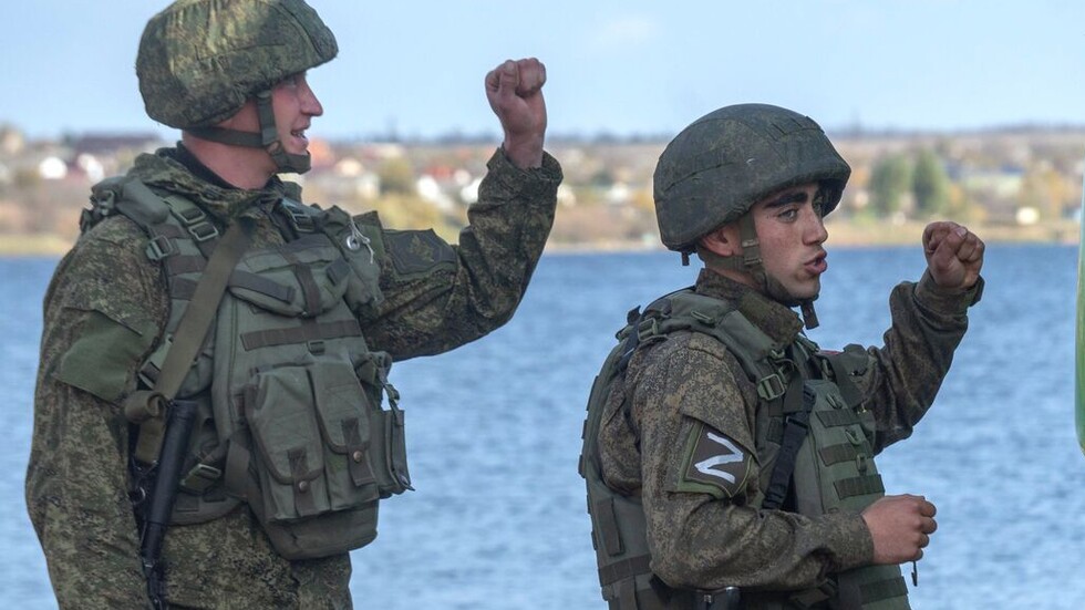 قوات "دنيبر" الروسية تقصف تجمعات قوات كييف في خيرسون