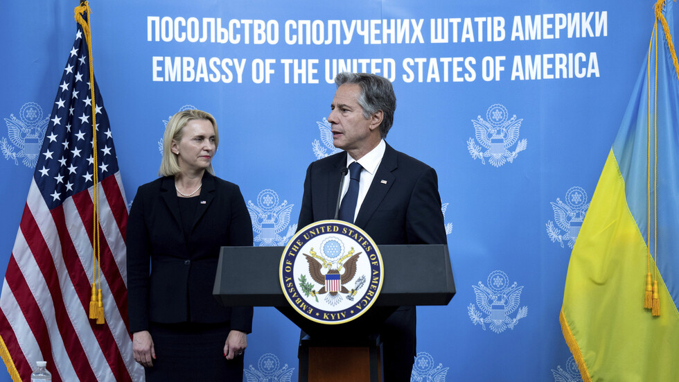 بلينكن: لأول مرة نسلم أوكرانيا أصولا تمت مصادرتها من الأوليغارشيين الروس