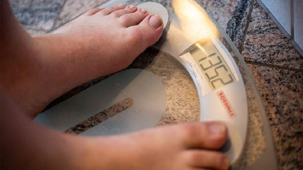 طبيبة توضح العلاقة بين الإجهاد والوزن الزائد