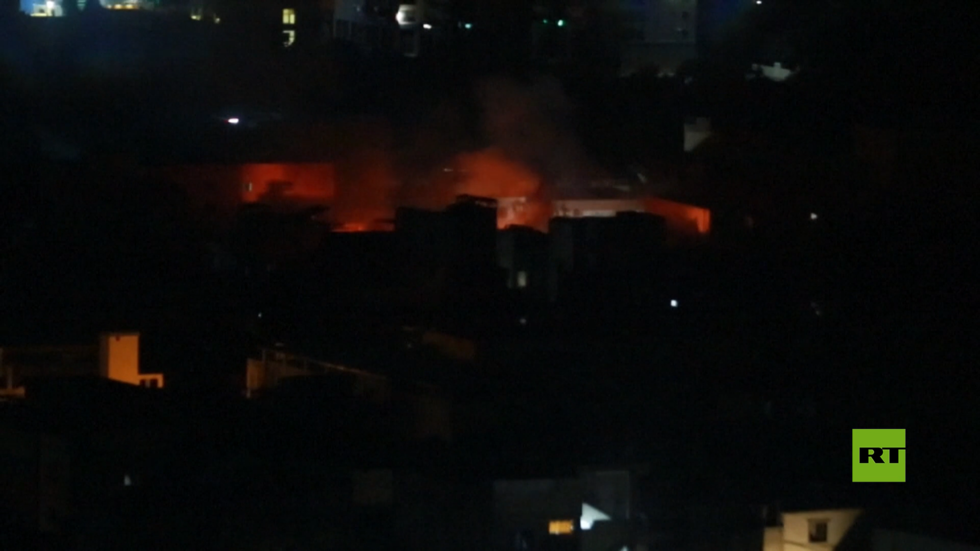 بالفيديو.. اشتباكات بمخيم عين الحلوة في لبنان