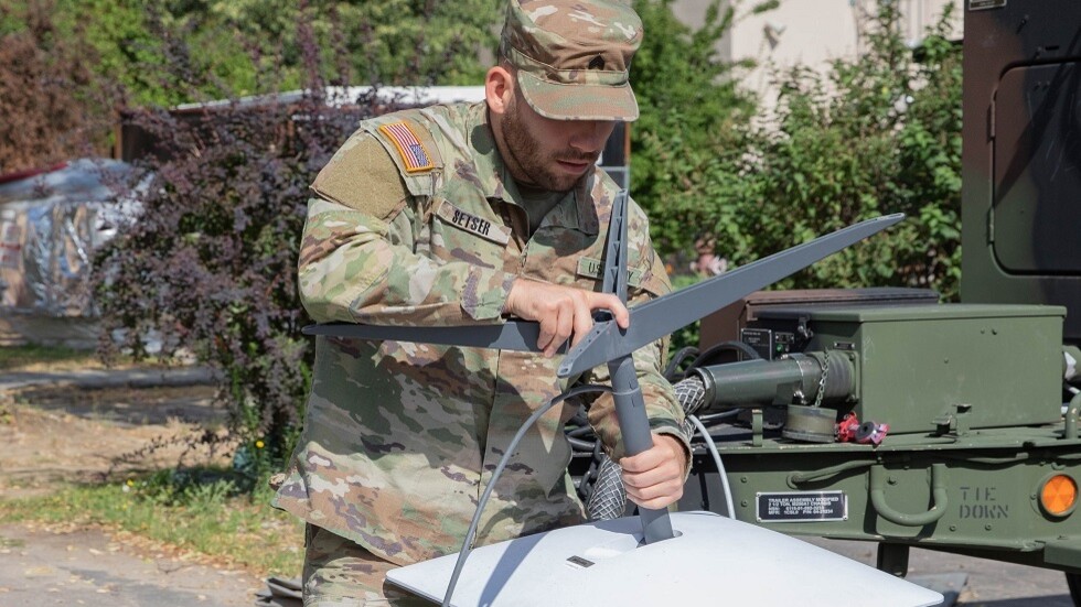 مؤرخ يكشف كيف منع إيلون ماسك "حربا نووية" بعد حديثه مع سفير موسكو بواشنطن