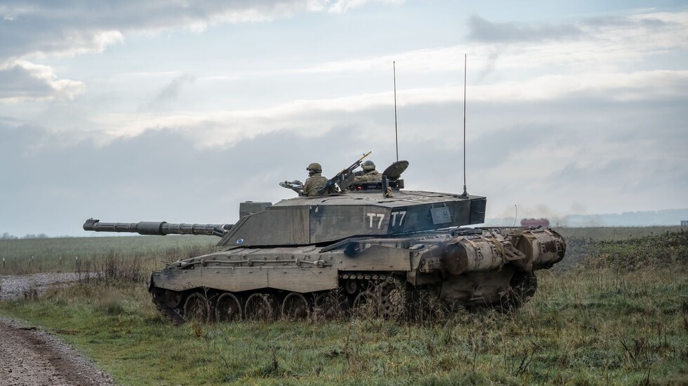 رئيس الأركان البريطاني يعلق على تدمير دبابة "تشالنجر 2" في أوكرانيا