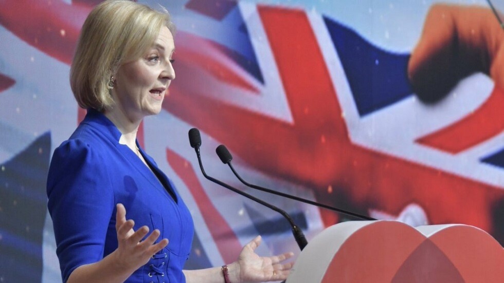 تراس تنشر مذكراتها عن ترؤسها الحكومة البريطانية لـ45 يوما ولقاءاتها مع بوتين وشي