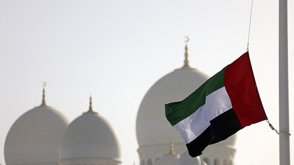 الإمارات.. العثور على جثمان الطيار الثاني من طاقم الطائرة العمودية