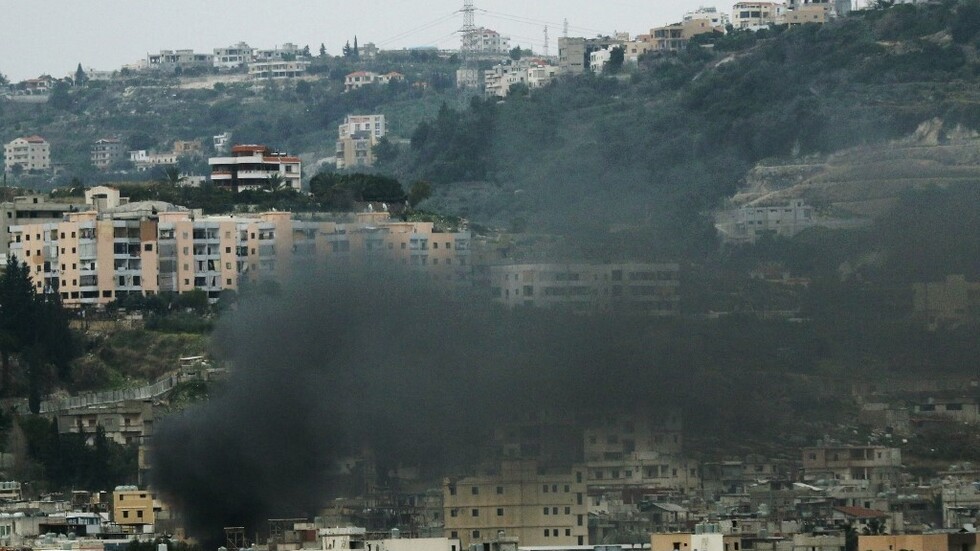 "فتح" و"حماس": اتفاق على الالتزام بتثبيت وقف إطلاق النار بمخيم عين الحلوة