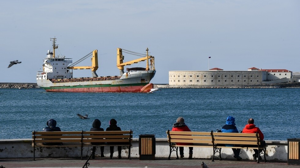 مسؤول: 8 مبان سكنية تضررت جراء هجوم صاروخي أوكراني الليلة الماضية