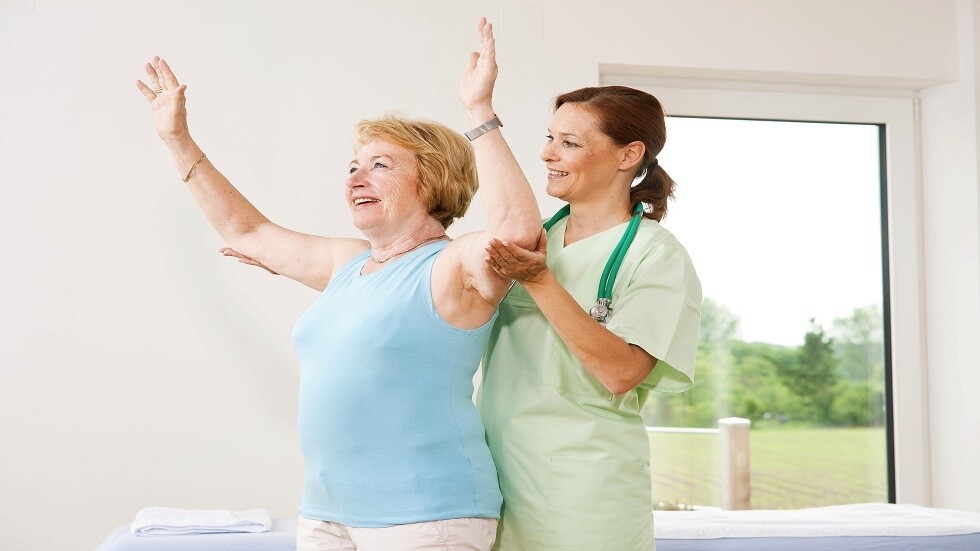 ما هي متلازمة "الكتف المتجمدة" وكيف تعالج؟