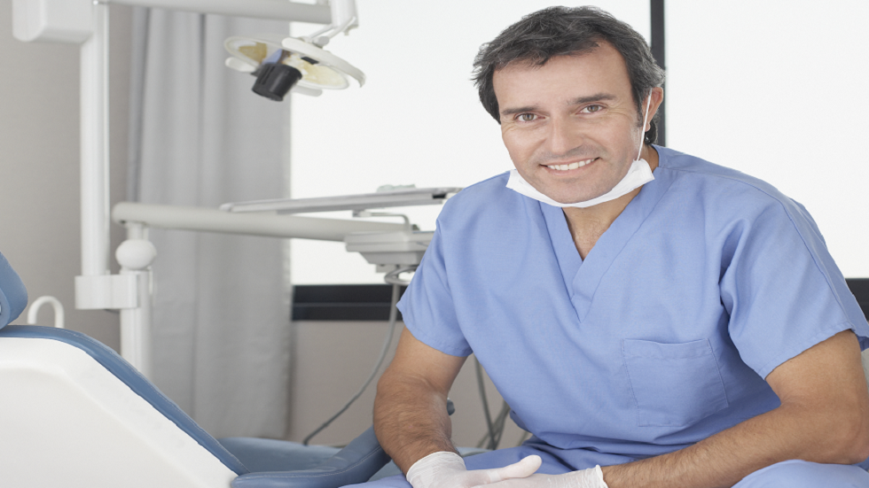 طبيب يكشف سر أهمية تنظيف الأنف قبل النوم كتنظيف أسنانك!