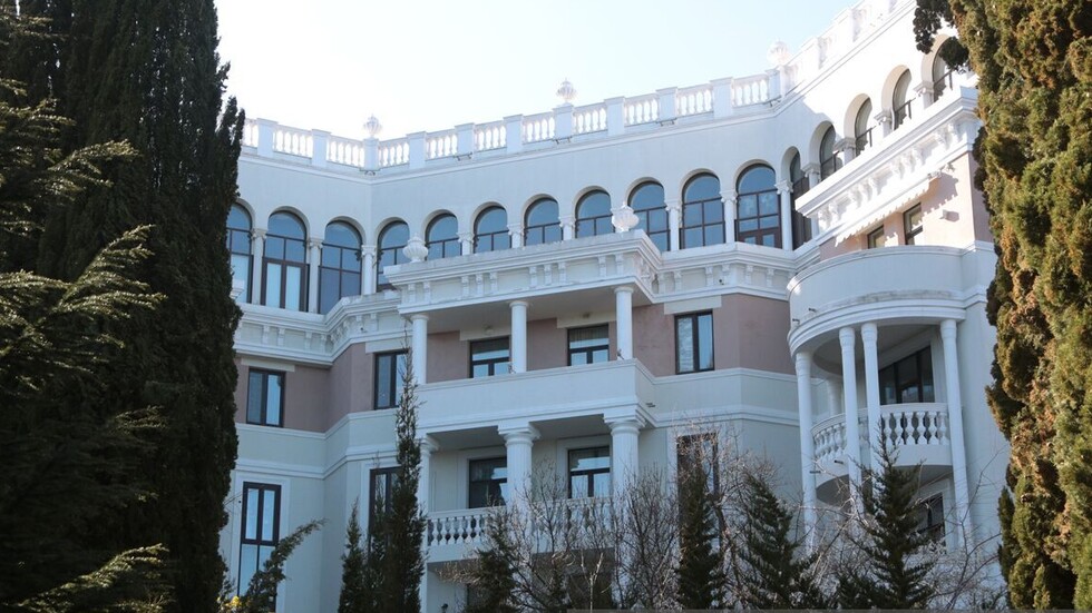 سلطات القرم تبيع ممتلكات الأوليغارشيين الأوكرانيين بالمزاد