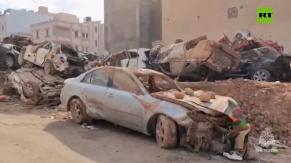 فريق الإنقاذ الروسي يبدأ عمله في درنة الليبية