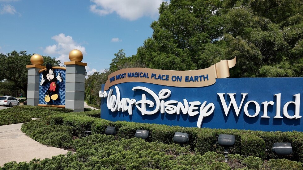 بالفيديو.. ضبط دب في "عالم ديزني" بالولايات المتحدة