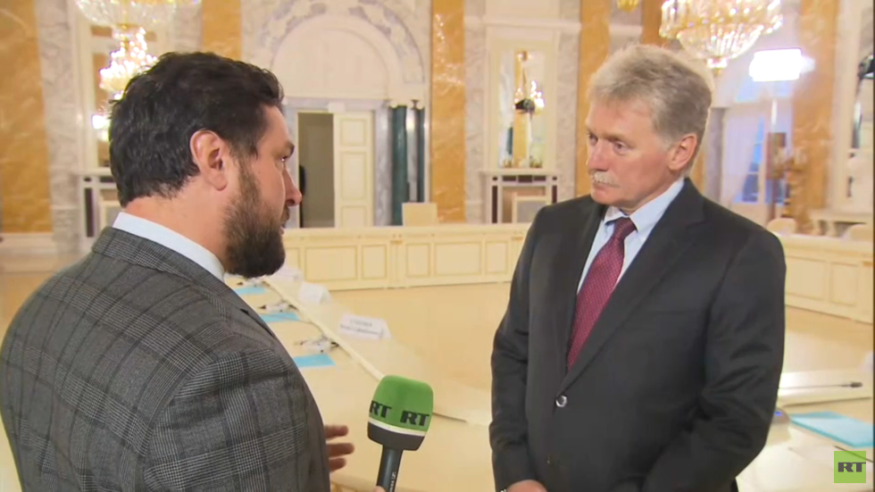 بيسكوف لـRT: التغيير في العالم يسير بنسق سريع وعلى الأمم المتحدة أن تتكيف مع ذلك