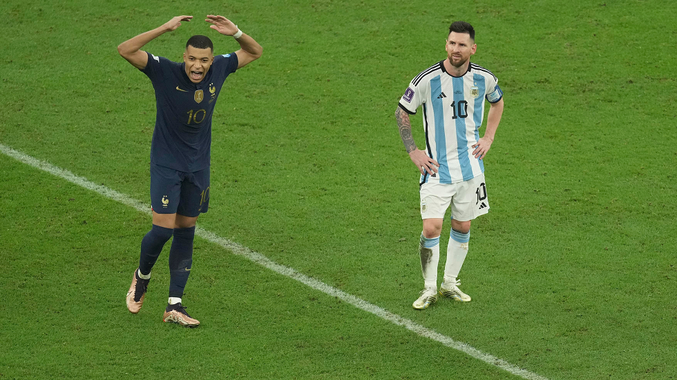 ميسي يهاجم سان جيرمان ويكشف طبيعة علاقته بمبابي