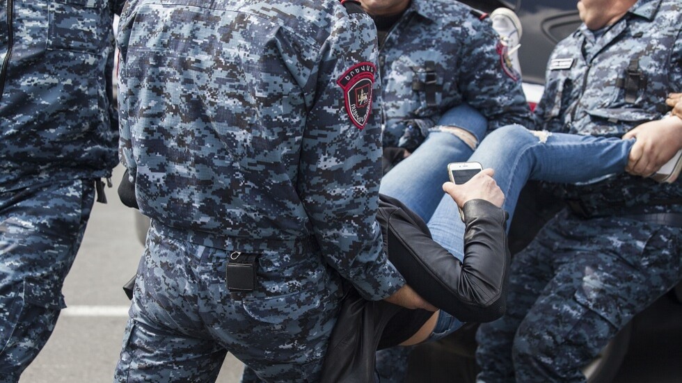 اتهام نجل رئيس أرمينيا السابق بمهاجمة ضباط الشرطة