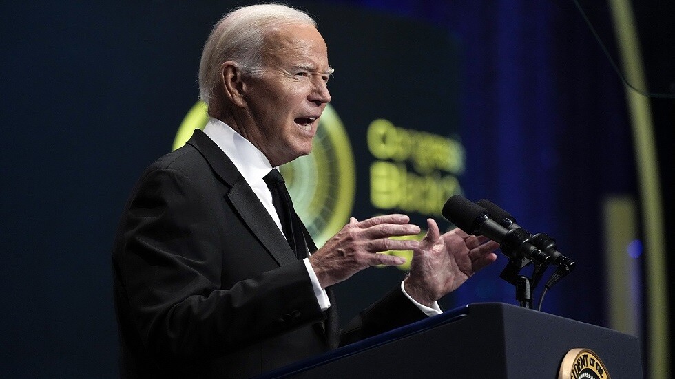 البيت الأبيض "يوضح" سبب تكرار بايدن نفس القصة مرتين خلال دقائق