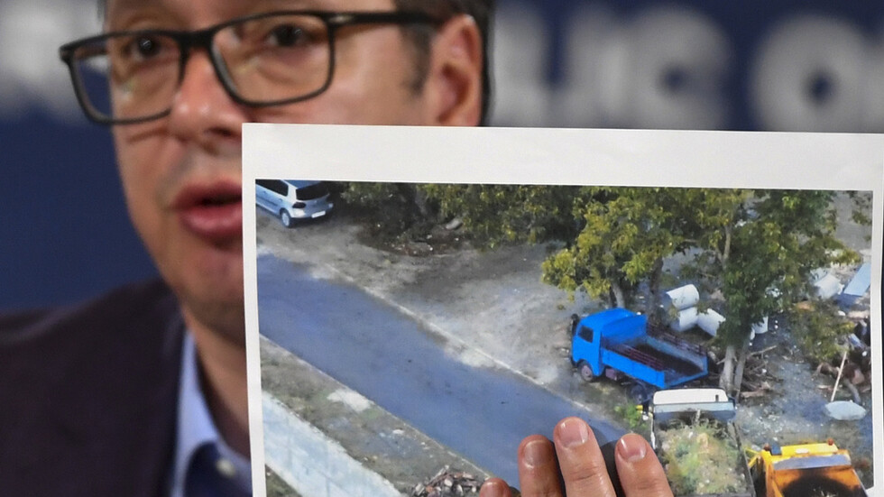 فوتشيتش يبلغ السفير الروسي لدى صربيا بالتطهير العرقي الوحشي في كوسوفو