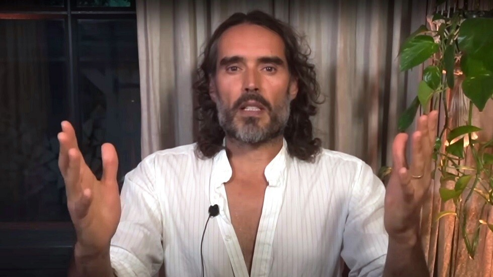 "سكوتلاند يارد" تحقق في ادعاءات جرائم جنسية ضد الممثل الكوميدي البريطاني راسل براند