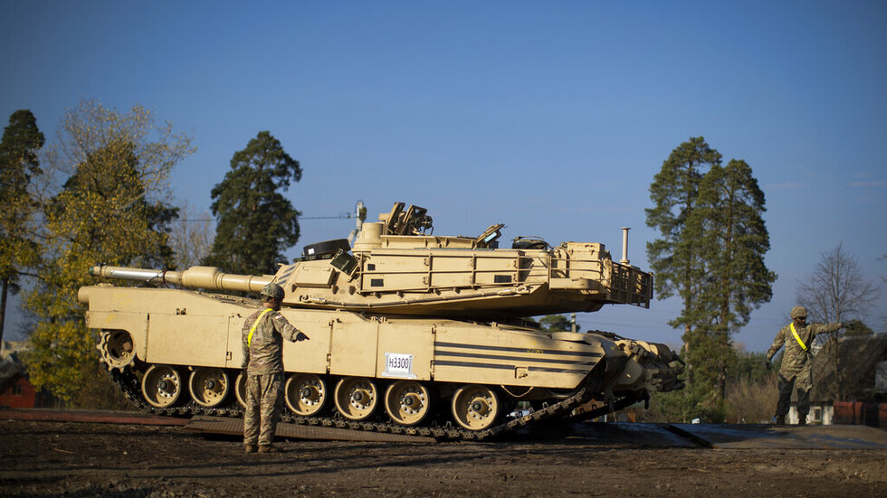 "واشنطن بوست": أقل من نصف دبابات "أبرامز" الأمريكية الموعودة وصلت إلى أوكرانيا