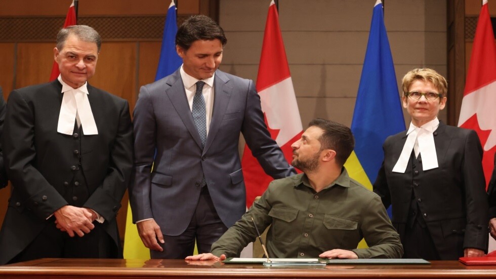 وسائل إعلام: جار البحث عن بديل لزيلينسكي