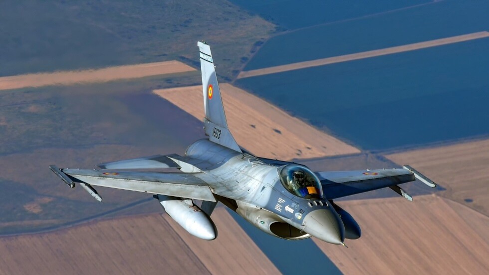 البنتاغون يعلن الشروع في تدريب طياري كييف على اللغة الإنجليزية تمهيدا لقيادة "إف-16"