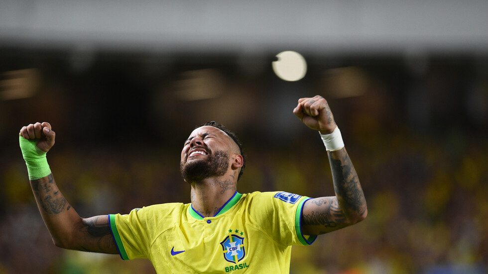 بعد تخطي رقم بيليه.. نيمار يخص 78 شخصا بهدية فريدة من نوعها!