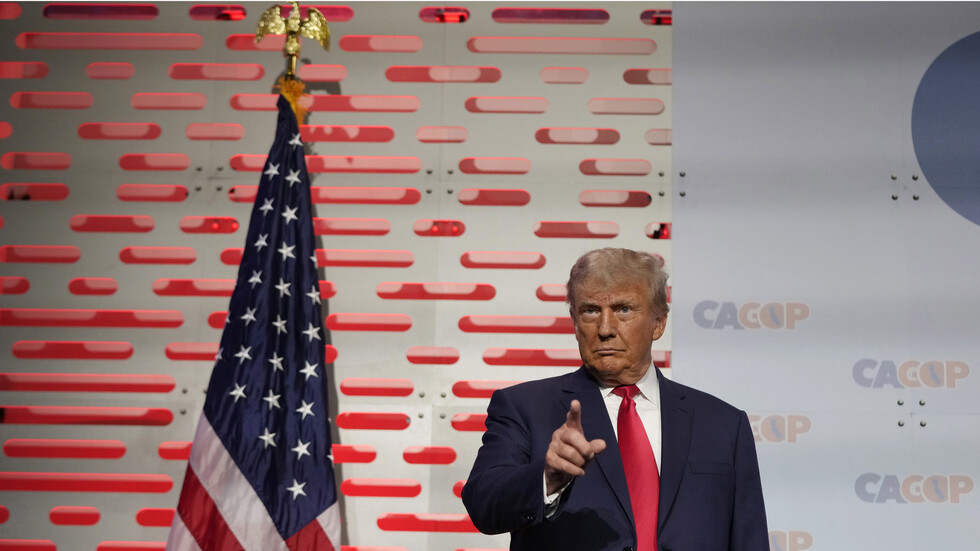 النيابة العامة الأمريكية توجه لمسؤول سابق اتهاما بسرقة الإقرارات الضريبية لترامب