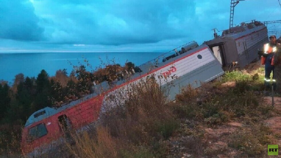 انحراف قطار شحن عن مساره شرقي روسيا (صور)