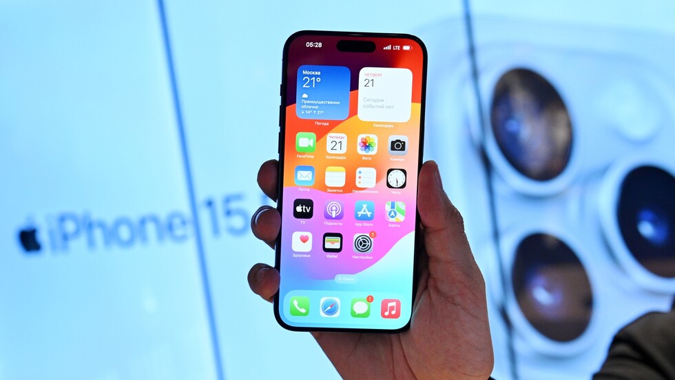 آبل تتعهد بإصلاح مشكلة ظهرت في آخر إصداراتها من الهواتف "iPhone 15"