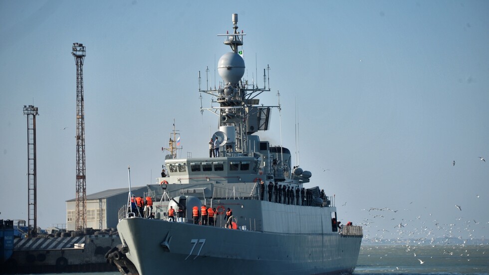 قائد القوات البحرية الإيرانية: مدمرة "ديلمان" جاهزة للانضمام إلى أسطولنا