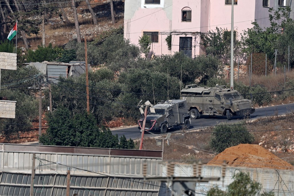 الجيش الإسرائيلي يقتحم مخيم جنين ويعتقل مطلوبين (فيديو)