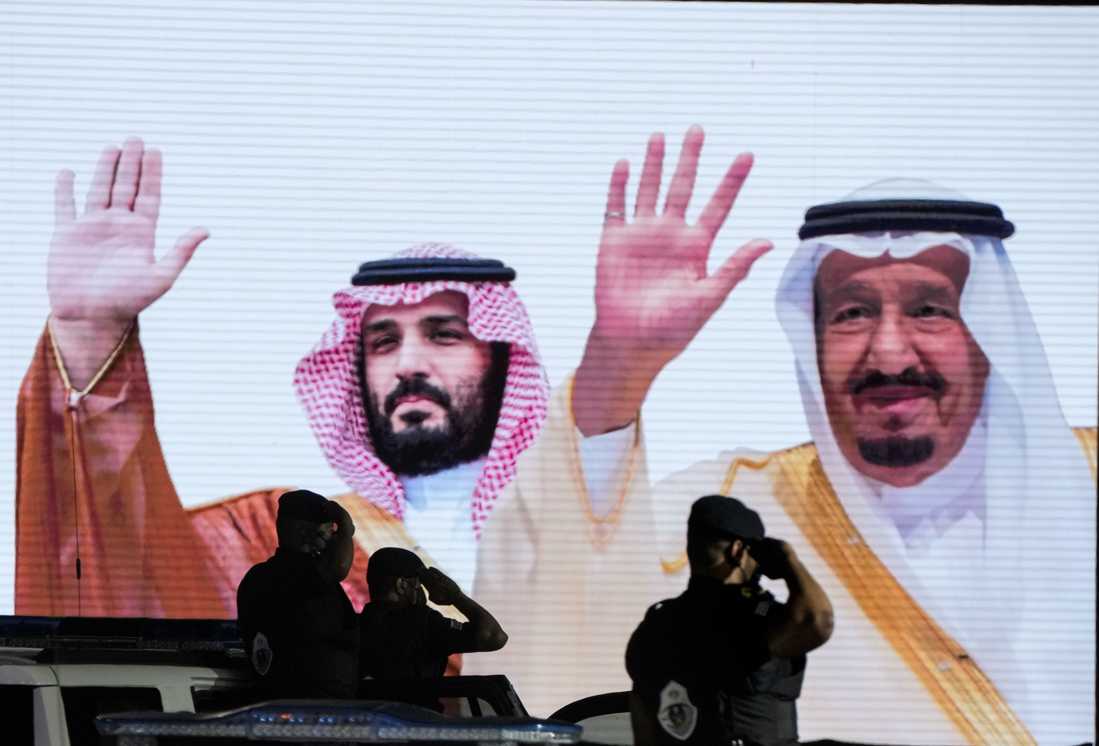 العاهل السعودي والأمير محمد بن سلمان يعزيان رئيس جنوب إفريقيا