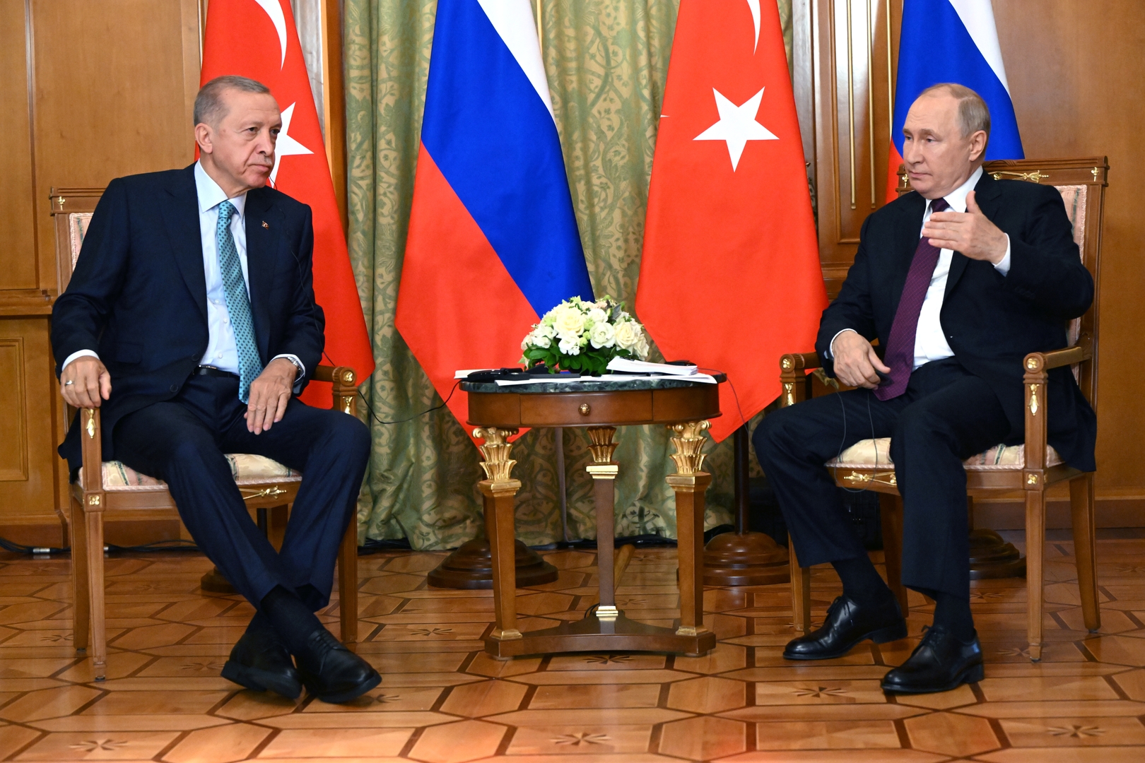 من صفقة الحبوب إلى الطاقة.. أبرز تصريحات بوتين وأردوغان بعد لقائهما في سوتشي