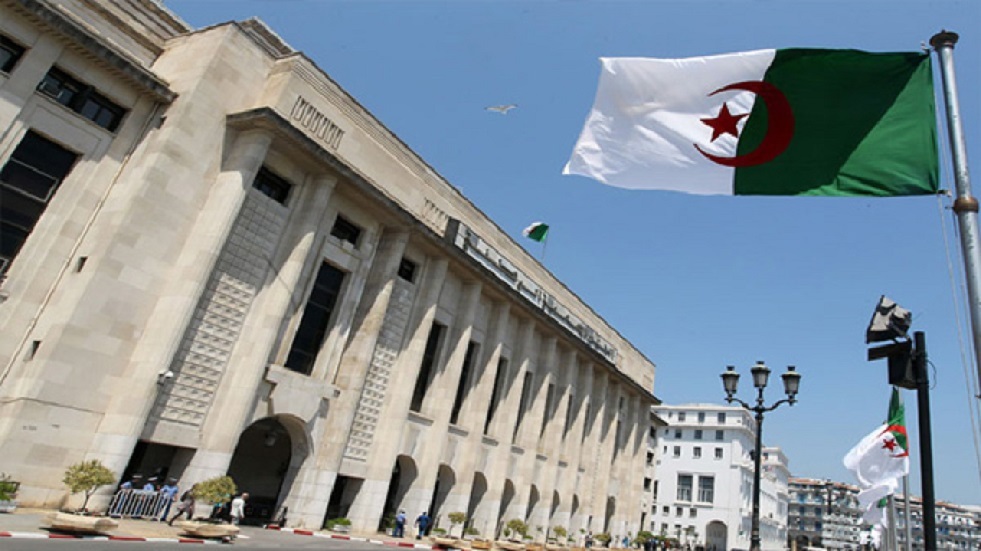 رئيس مجلس الأمة الجزائري يعلق على عدم انضمام الجزائر لمجموعة 