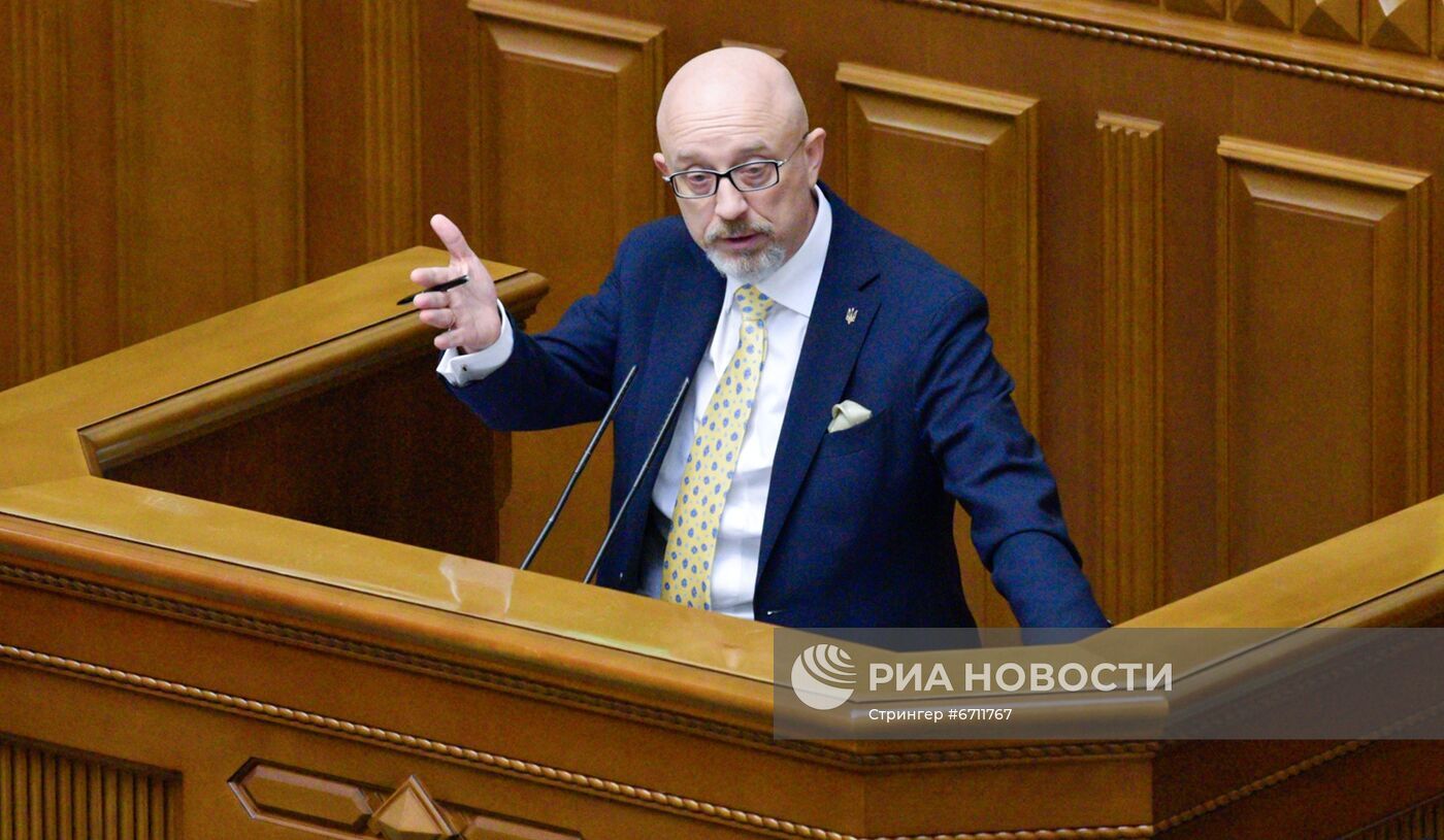 البرلمان الأوكراني يصوت بالأغلبية لصالح إقالة وزير الدفاع ريزنيكوف
