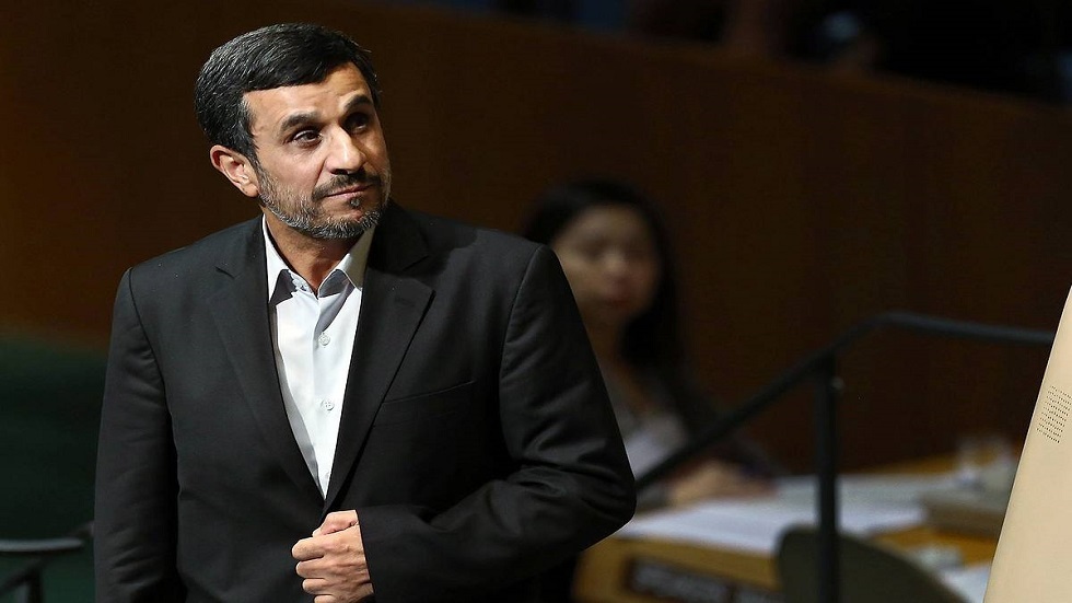 الولايات المتحدة تفرض عقوبات على وزارة الاستخبارات الإيرانية والرئيس السابق أحمدي نجاد