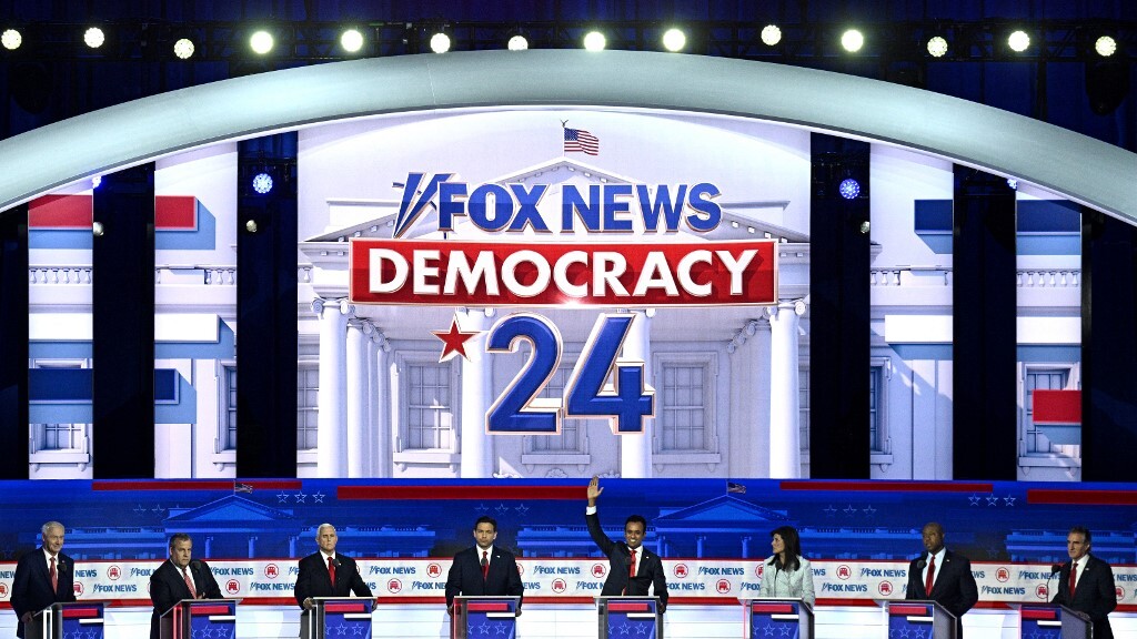 المناظرة الرئاسية الأولى للحزب الجمهوري التي شارك فيها 8 مرشحين وغاب عنها دونالد ترامب