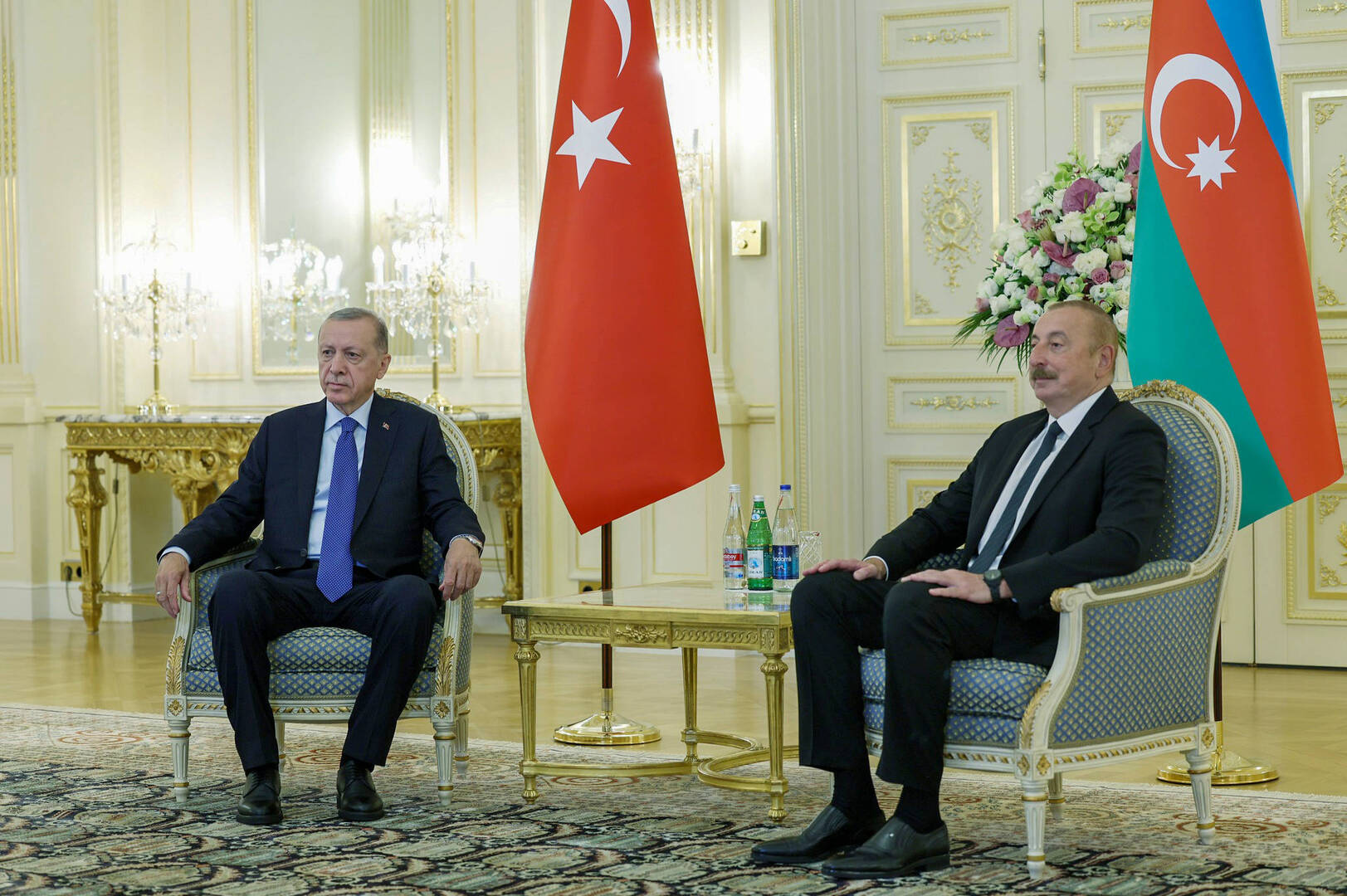 علييف يطلع أردوغان على نتائج العملية العسكرية في قره باغ