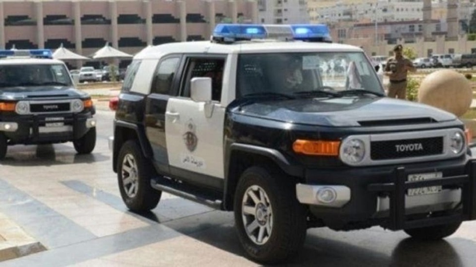الشرطة السعودية تعتقل لصا سرق سيارة بلمح البصر في الرياض (فيديو)