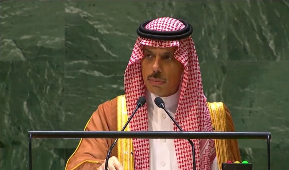 وزير الخارجية السعودي يؤكد أهمية التعاون الجماعي مع 