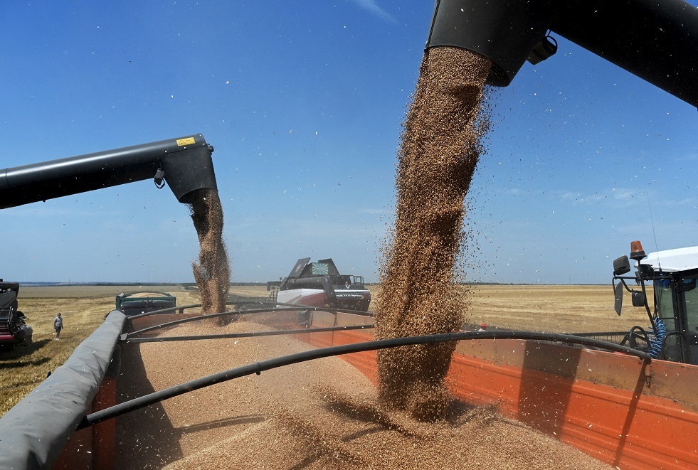 كم ستخسر أوكرانيا من الحظر الأوروبي الشرقي على منتجاتها الزراعية؟