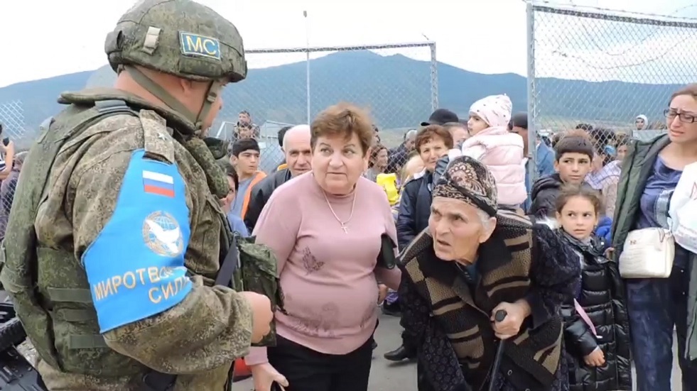 موقع: العمل يجري لإجلاء جزء من سكان قره باغ إلى أرمينيا