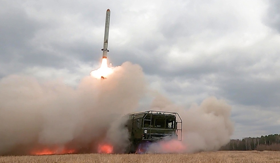 الدفاع الروسية تكشف عن ضربة صاروخية عالية الدقة دمرت 12 مستودع ذخيرة أوكراني بمقاطعة خيرسون