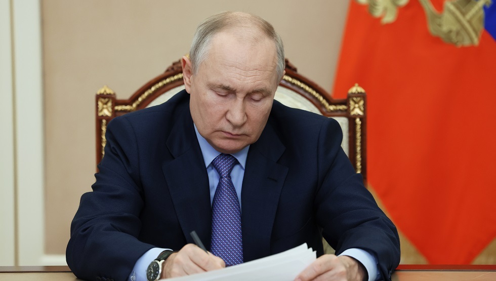 بوتين يمنح الجنسية الروسية لرياضي من كندا