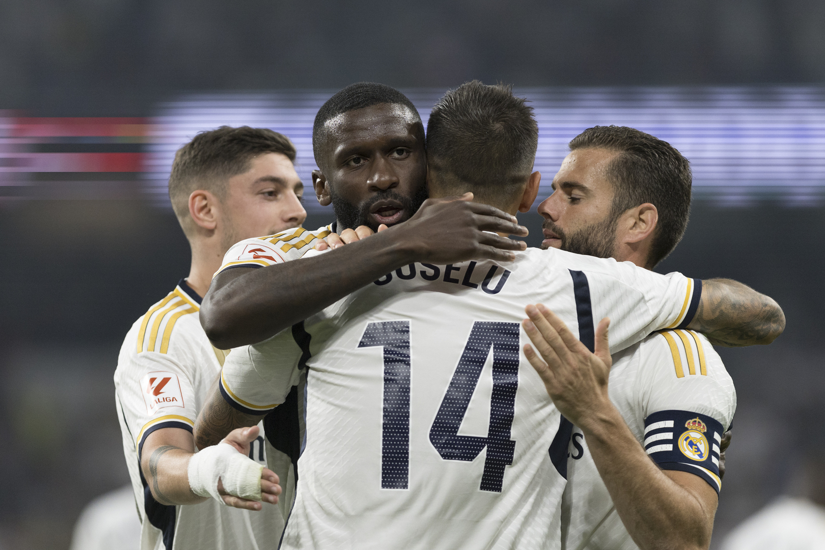 ريال مدريد يتحرك لدعم 